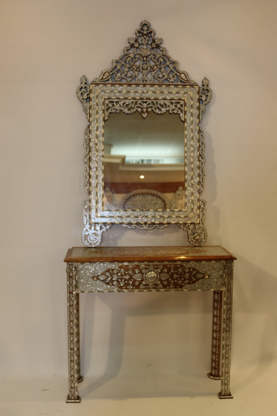 Console table with mirror mother-of-pearl inlay